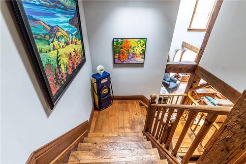 Stairway to bedroom level - 627 Bayshore Boulevard, Burlington, ON - Indoor Photo Showing Other Room