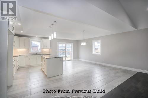 135 Valencia Drive, Chatham, ON - Indoor Photo Showing Kitchen