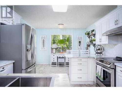 2072 Okanagan Street, Armstrong, BC - Indoor Photo Showing Kitchen