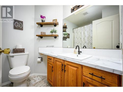 2072 Okanagan Street, Armstrong, BC - Indoor Photo Showing Bathroom