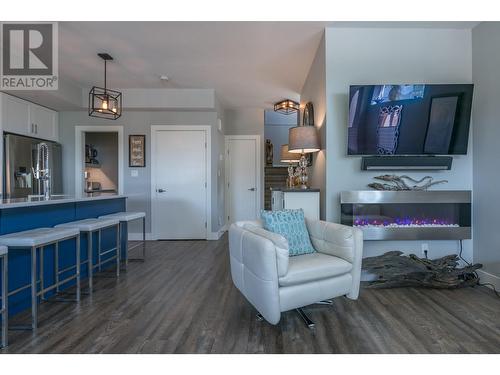 2603 39 Avenue Unit# 2, Vernon, BC - Indoor Photo Showing Living Room