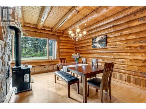 1475 Bowron Road, Prince George, BC - Indoor Photo Showing Dining Room