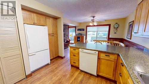 10626 102 Street, Fort St. John, BC - Indoor Photo Showing Kitchen