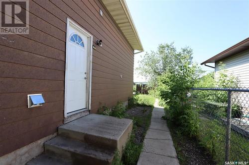 835 7Th Street E, Prince Albert, SK - Outdoor With Exterior