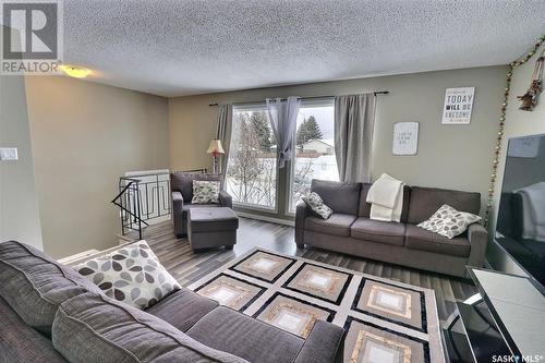 835 7Th Street E, Prince Albert, SK - Indoor Photo Showing Living Room