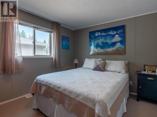 1840 Oliver Ranch Road Unit# 19, Okanagan Falls, BC - Indoor Photo Showing Bedroom