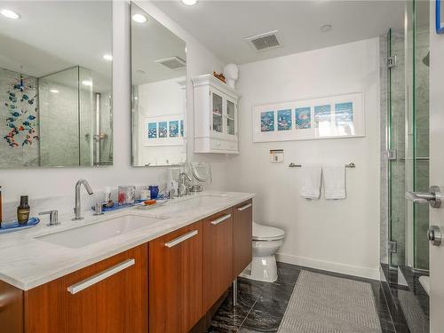 1002-708 Burdett Ave, Victoria, BC - Indoor Photo Showing Bathroom