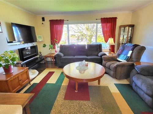 2769 14Th Ave, Port Alberni, BC - Indoor Photo Showing Living Room With Fireplace