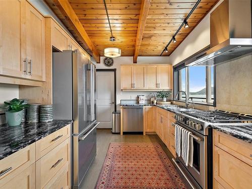 2050 Winnipeg Rd, Sooke, BC - Indoor Photo Showing Kitchen With Upgraded Kitchen