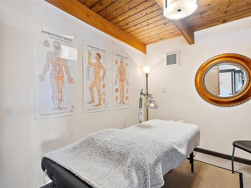 2050 Winnipeg Rd, Sooke, BC - Indoor Photo Showing Bedroom