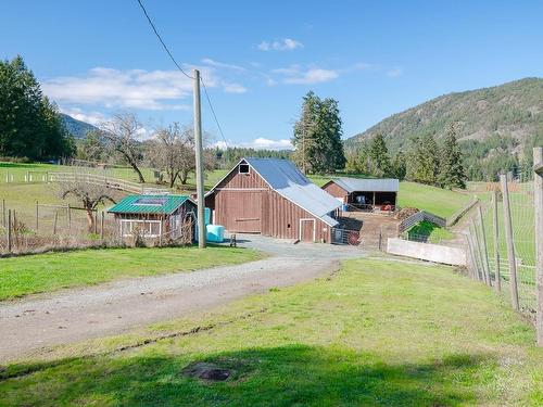 7087 Mays Rd, Duncan, BC - Outdoor