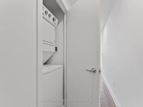 504-1 Cardiff Rd, Toronto, ON -  Photo Showing Laundry Room