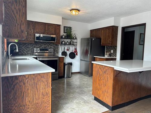 4076 Grange Rd, Saanich, BC - Indoor Photo Showing Kitchen