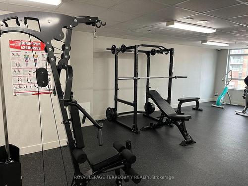 807-1410 Dupont St W, Toronto, ON - Indoor Photo Showing Gym Room