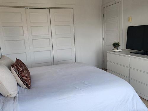 Master bedroom - 403-6290 Boul. Chevrier, Brossard, QC - Indoor Photo Showing Bedroom