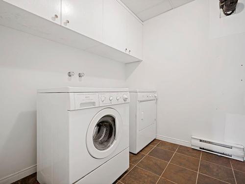 Salle de lavage - 231 Ch. Claude-Lefebvre, Mont-Tremblant, QC - Indoor Photo Showing Laundry Room