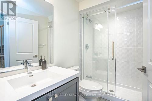 #406 -1034 Reflection Pl, Pickering, ON - Indoor Photo Showing Bathroom