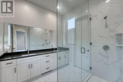 506 Lily Mac Boulevard, Windsor, ON - Indoor Photo Showing Bathroom