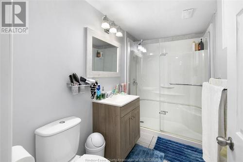 1829 Drouillard Road, Windsor, ON - Indoor Photo Showing Bathroom