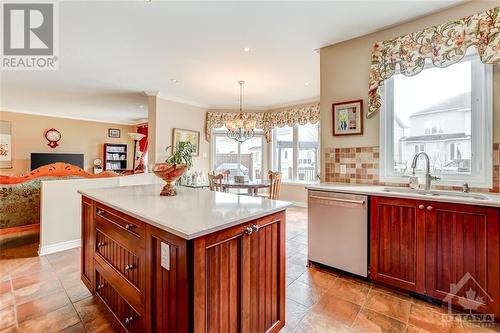 37 Quarry Ridge Drive, Orleans, ON - Indoor Photo Showing Kitchen