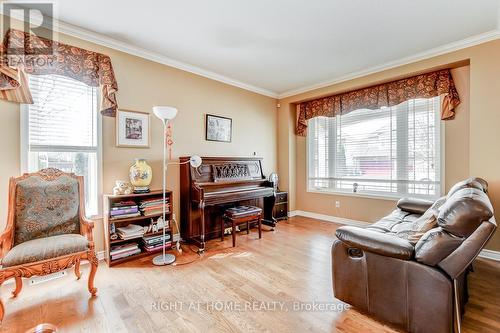 37 Quarry Ridge Drive, Ottawa, ON - Indoor Photo Showing Living Room