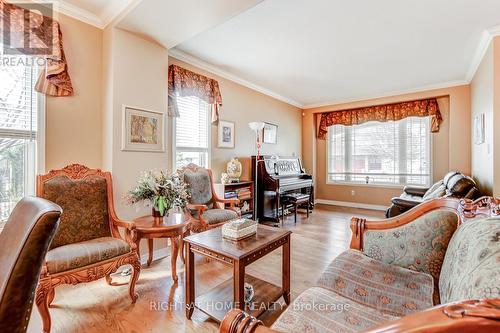 37 Quarry Ridge Drive, Ottawa, ON - Indoor Photo Showing Living Room