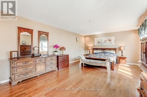 37 Quarry Ridge Drive, Ottawa, ON - Indoor Photo Showing Bedroom