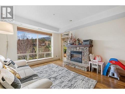 2770 Auburn Road Unit# 202, West Kelowna, BC - Indoor Photo Showing Living Room With Fireplace