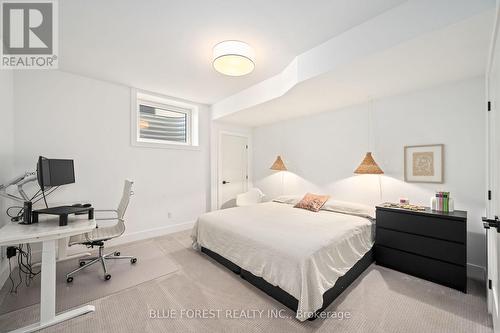 102 Edgewater Blvd W, Middlesex Centre, ON - Indoor Photo Showing Bedroom
