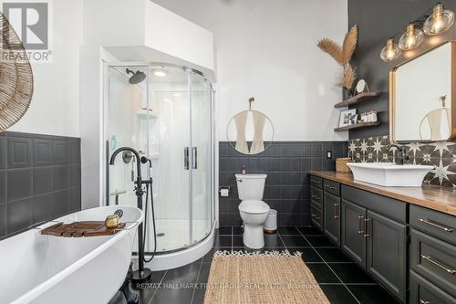 2225 Northeys Rd, Smith-Ennismore-Lakefield, ON - Indoor Photo Showing Bathroom