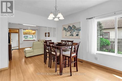5641 Desson Ave, Niagara Falls, ON - Indoor Photo Showing Dining Room
