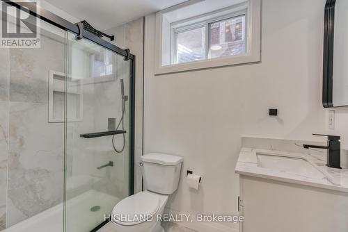 530 Wasaga Cres, Waterloo, ON - Indoor Photo Showing Bathroom