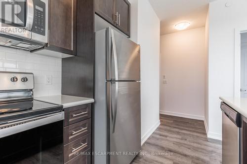 #206 -5055 Greenlane Rd, Lincoln, ON - Indoor Photo Showing Kitchen With Stainless Steel Kitchen
