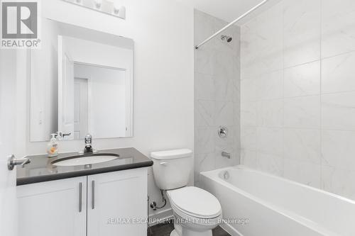 #206 -5055 Greenlane Rd, Lincoln, ON - Indoor Photo Showing Bathroom