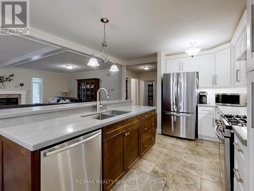10 Bush Cres, Wasaga Beach, ON - Indoor Photo Showing Kitchen With Double Sink