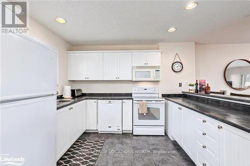505 Oxbow Cres, Collingwood, ON - Indoor Photo Showing Kitchen