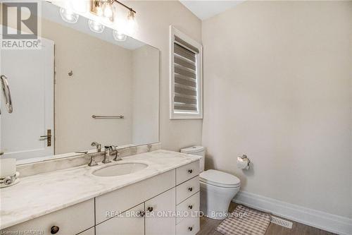 2337 Charles Cornwall Rd, Oakville, ON - Indoor Photo Showing Bathroom