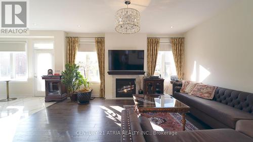 14 Fieldstone Lane Avenue, Caledon, ON - Indoor Photo Showing Living Room With Fireplace
