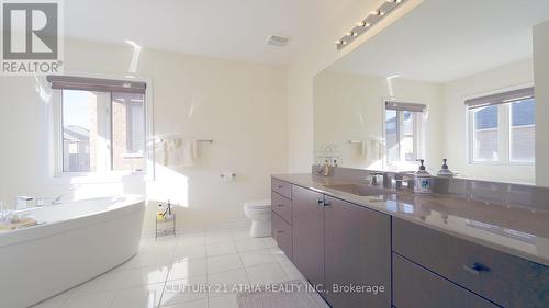 14 Fieldstone Lane Avenue, Caledon, ON - Indoor Photo Showing Bathroom