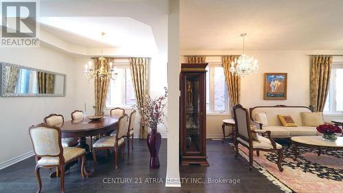 14 Fieldstone Lane Avenue, Caledon, ON - Indoor Photo Showing Dining Room
