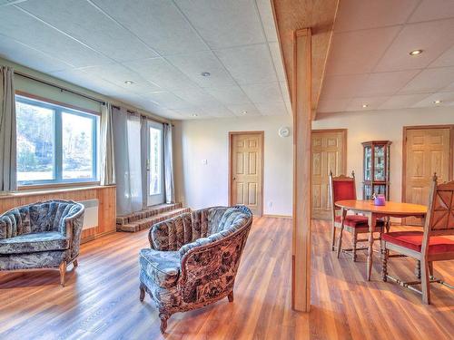 Salle familiale - 65 Ch. De La Bourgade, Val-Des-Monts, QC - Indoor Photo Showing Living Room