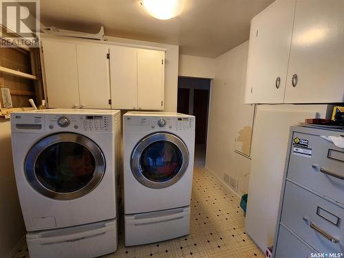 720 Stella Street, Grenfell, SK - Indoor Photo Showing Laundry Room