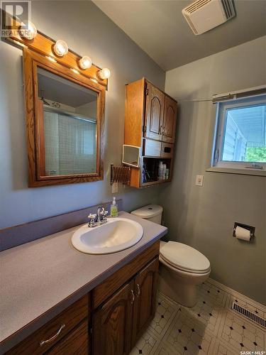 720 Stella Street, Grenfell, SK - Indoor Photo Showing Bathroom