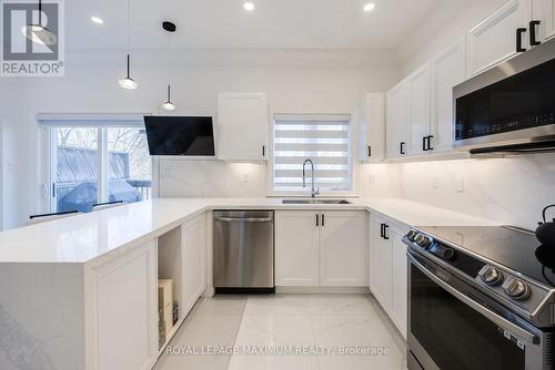 #4 -8032 Kipling Ave, Vaughan, ON - Indoor Photo Showing Kitchen With Upgraded Kitchen