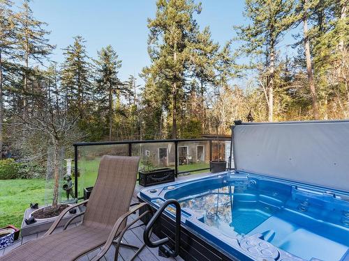 784 Woodcreek Dr, North Saanich, BC - Outdoor With Deck Patio Veranda