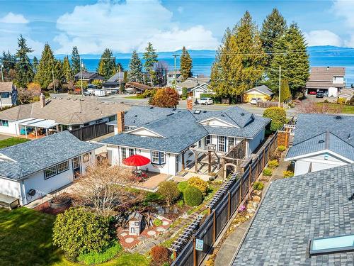 554 Crescent Rd West, Qualicum Beach, BC - Outdoor With Body Of Water
