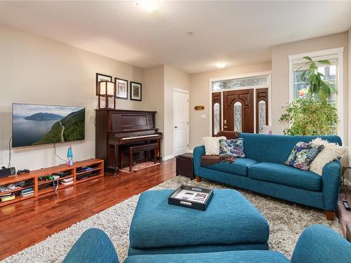 1639 Fuller St, Nanaimo, BC - Indoor Photo Showing Living Room