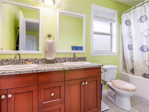 1639 Fuller St, Nanaimo, BC - Indoor Photo Showing Bathroom