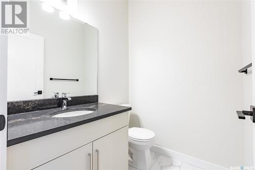 328 Leskiw Bend, Saskatoon, SK - Indoor Photo Showing Bathroom