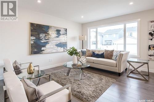 543 Keith Turn, Saskatoon, SK - Indoor Photo Showing Living Room